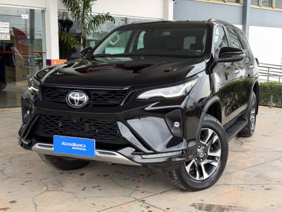 TOYOTA HILUX SW4 2.8 D-4D TURBO DIESEL SRX PLATINUM 4X4 AUTOMÁTICO